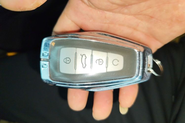 GEELY Boyue L 2024 car image #10