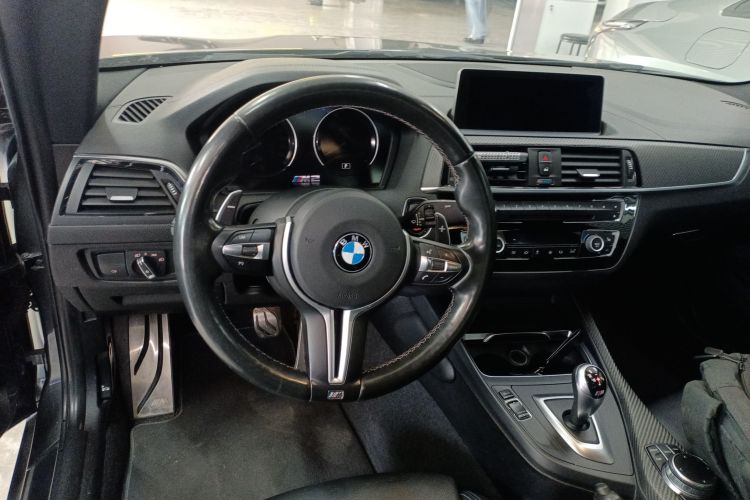 BMW M2 2018 car image #10