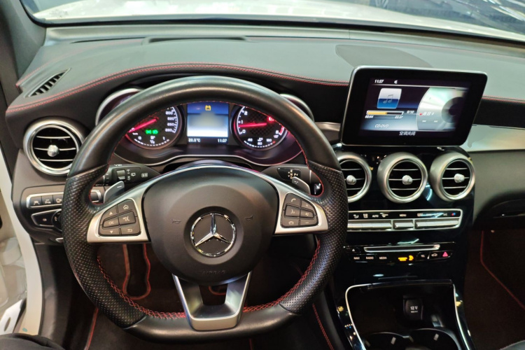 Mercedes-Benz GLC AMG 2018 #10 Mercedes-Benz GLC AMG 2018 immagine di auto #10