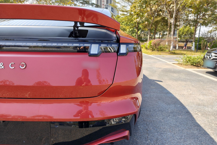 Lynk & Co 2024 car image #10