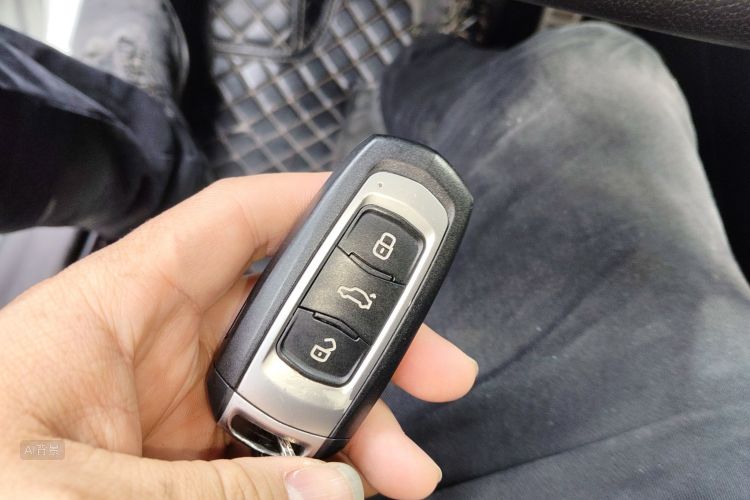 GEELY Emgrand GS 2019 car image #10