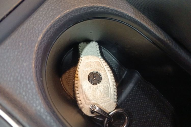 Mercedes-Benz GLA Class 2016 immagine di auto #10