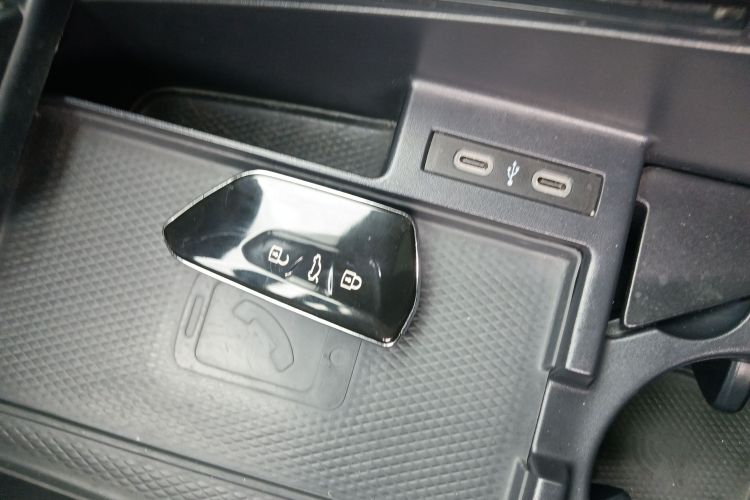 Volkswagen ID.6 Crozz 2021 immagine di auto #10