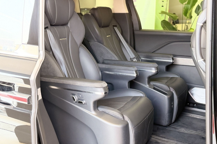 HongQi HQ9 PHEV 2024 #10 HongQi HQ9 PHEV 2024 immagine di auto #10