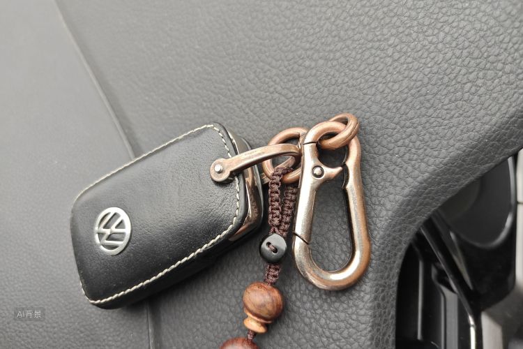 Volkswagen Touran 2021 car image #10