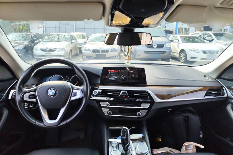 BMW 5 Series 2018 #10 BMW 5 Series 2018 car image #10