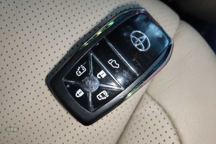 Toyota 2015 car image #10