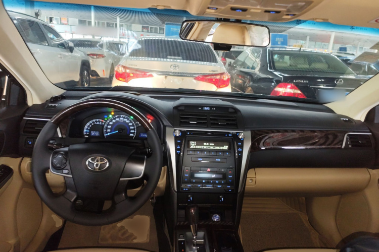 Toyota Camry 2015 صورة سيارة #10