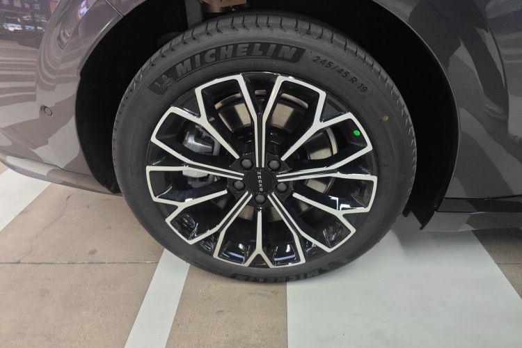 极氪 极氪007GT 2026 汽车图片 #10