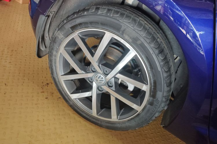 Volkswagen Golf 2020 car image #10