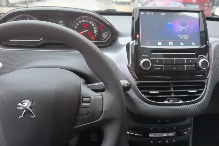 Peugeot 2008 2014 car image #10