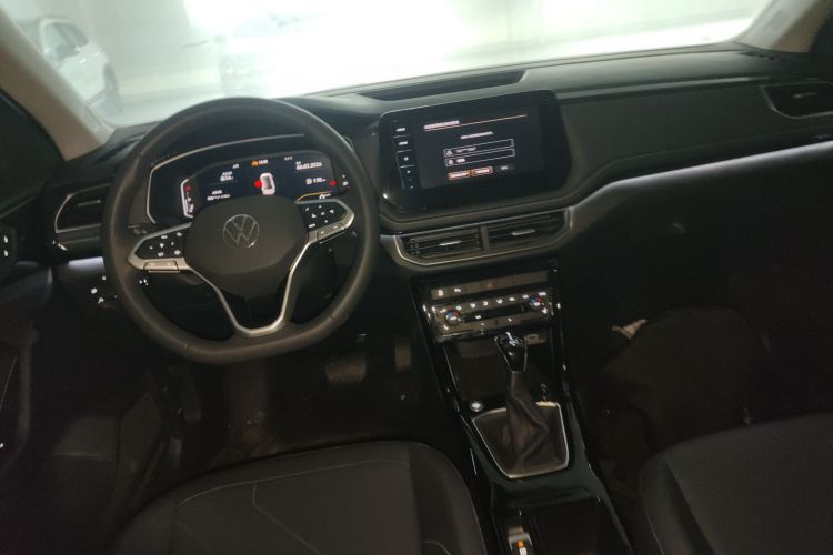 Volkswagen Tharu 2024 car image #10