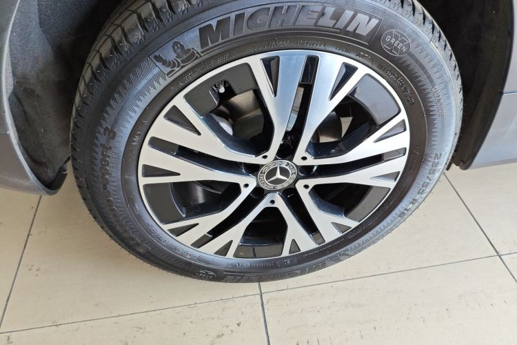 Mercedes-Benz GLB Class 2025 #10 Mercedes-Benz GLB Class 2025 immagine di auto #10