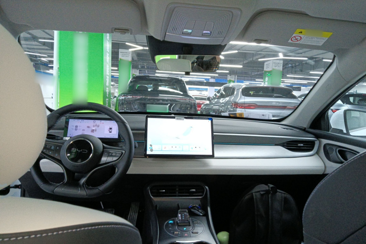 BYD Seal 05 DM-i 2025 car image #10