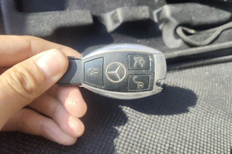 Mercedes-Benz E Class 2015 car image #10