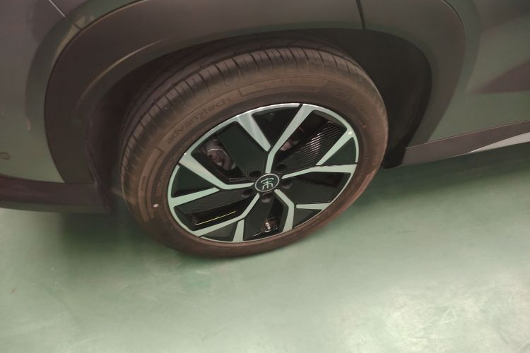 BYD SongL DM-i 2025 car image #10