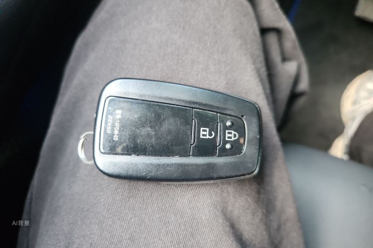 Toyota C-HR 2023 immagine di auto #10