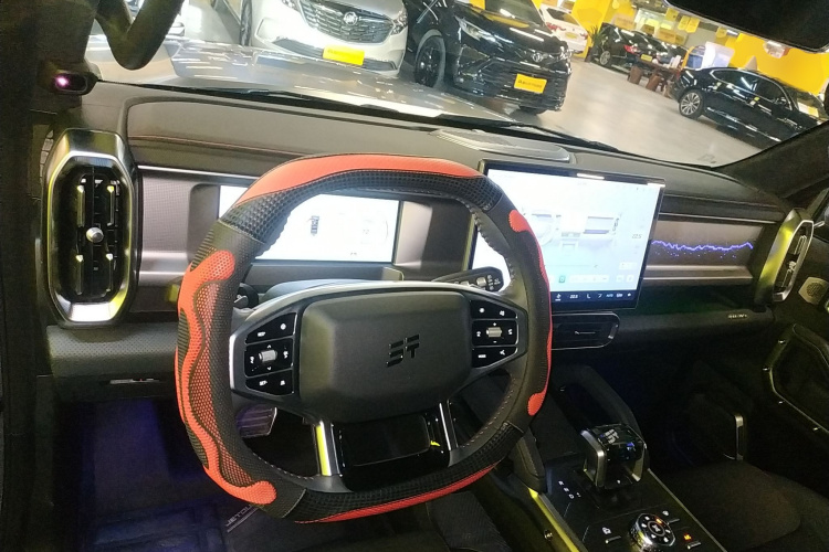 Jetour Traveller 2024 car image #10