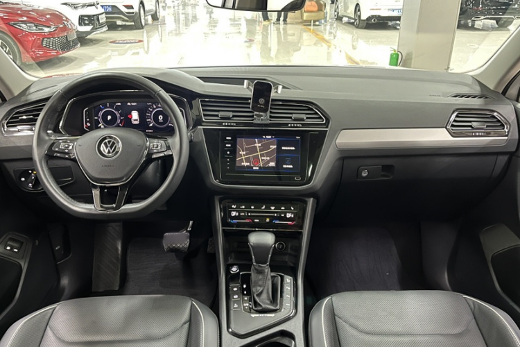 Volkswagen Tiguan L New Energy 2021 car image #10