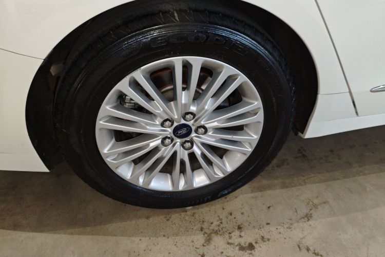 Ford Taurus 2017 car image #10