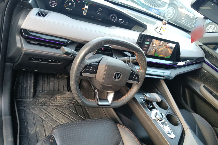 Changan UNI-V 2022 immagine di auto #10