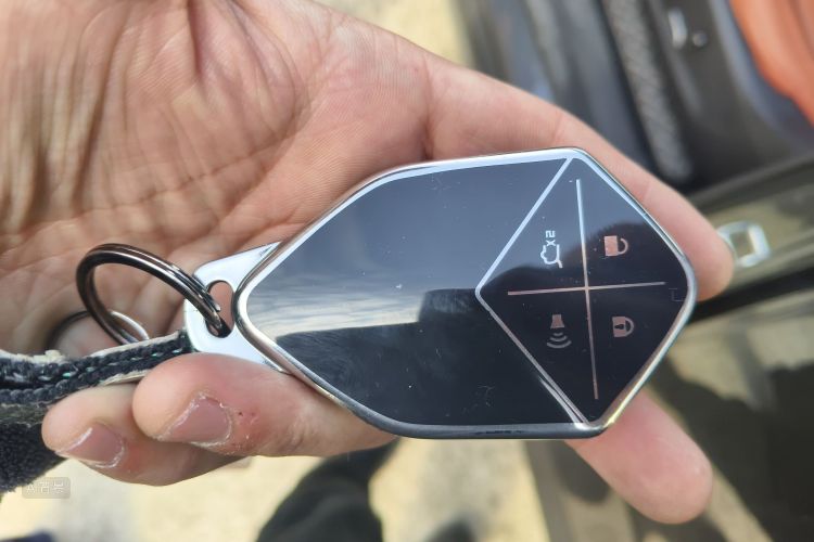 Deepal S07 2024 car image #10