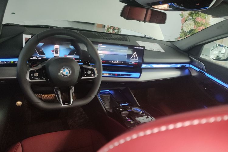 BMW 5 Series 2026 immagine di auto #10