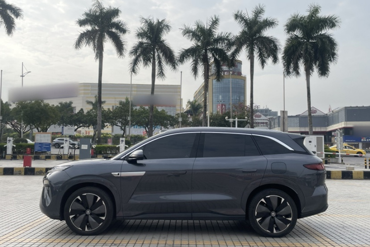 BYD Tang L 2025 immagine di auto #10