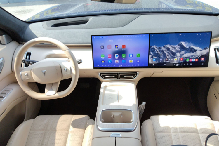 Deepal S09 2025 car image #10