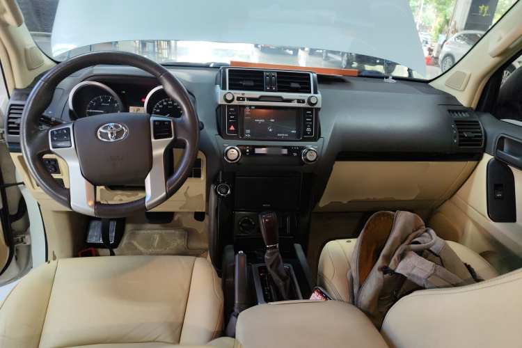 Toyota Land Cruiser Prado 2015 immagine di auto #10