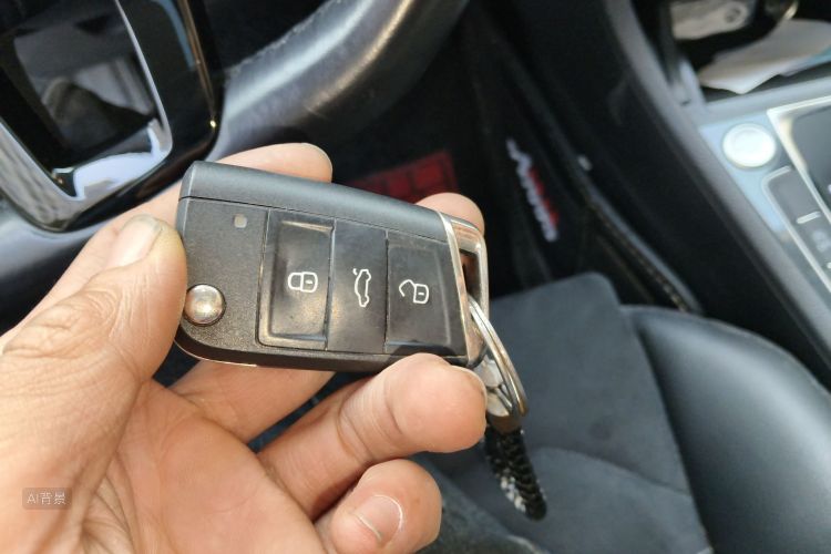 Volkswagen Golf 2019 car image #10