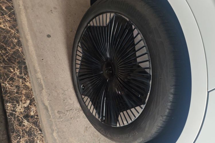 Avatr 11 2023 #10 Avatr 11 2023 car image #10