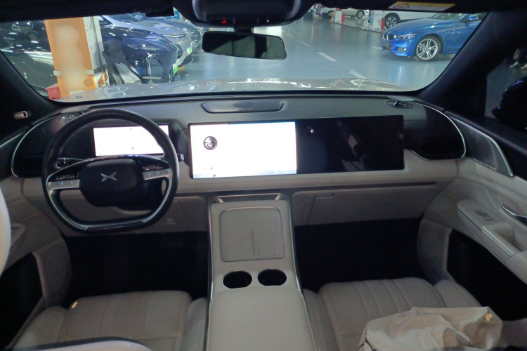 Xpeng G9 2023 #10 Xpeng G9 2023 car image #10