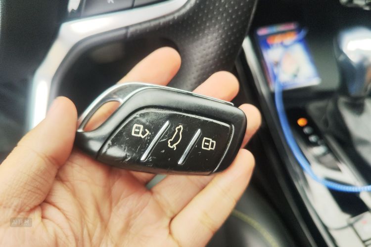 Roewe i5 2022 car image #10