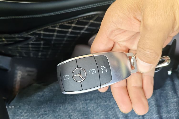 Mercedes-Benz GLC Class 2020 car image #10