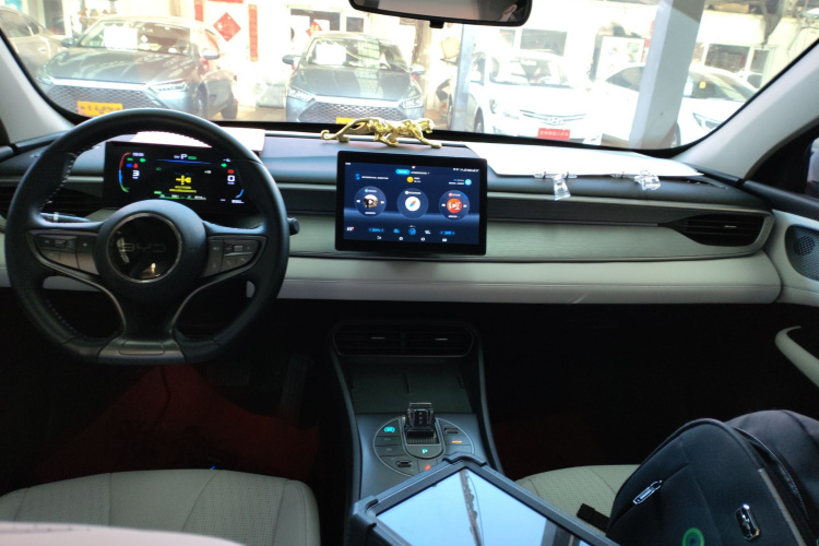 BYD Seal 05 DM-i 2025 car image #10