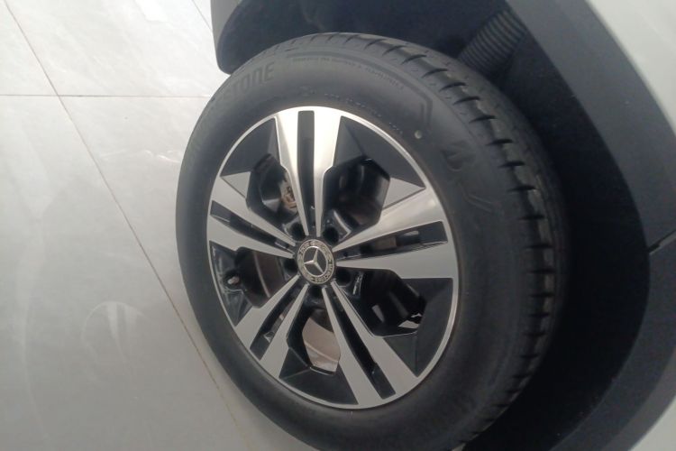 Mercedes-Benz GLA Class 2023 immagine di auto #10