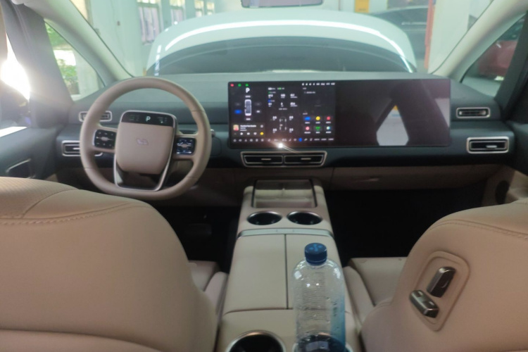 理想汽车 理想MEGA 2025 汽车图片 #10