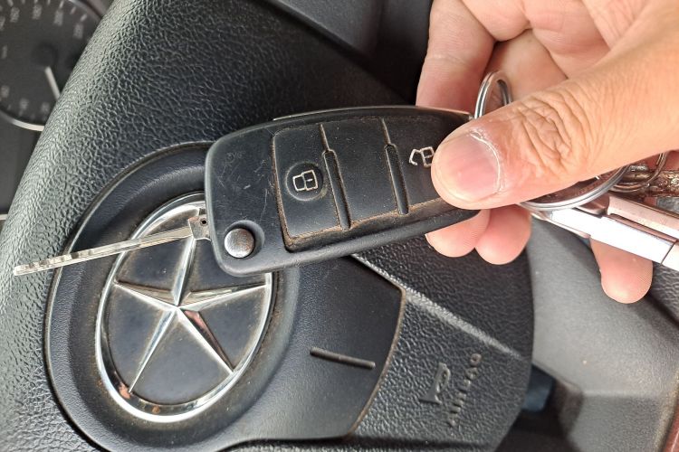 JAC 2017 #10 JAC 2017 car image #10