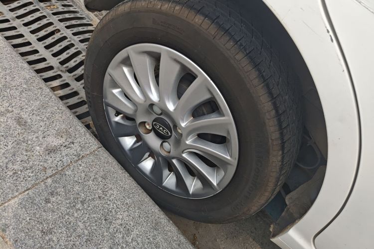 JAC 2018 #10 JAC 2018 car image #10