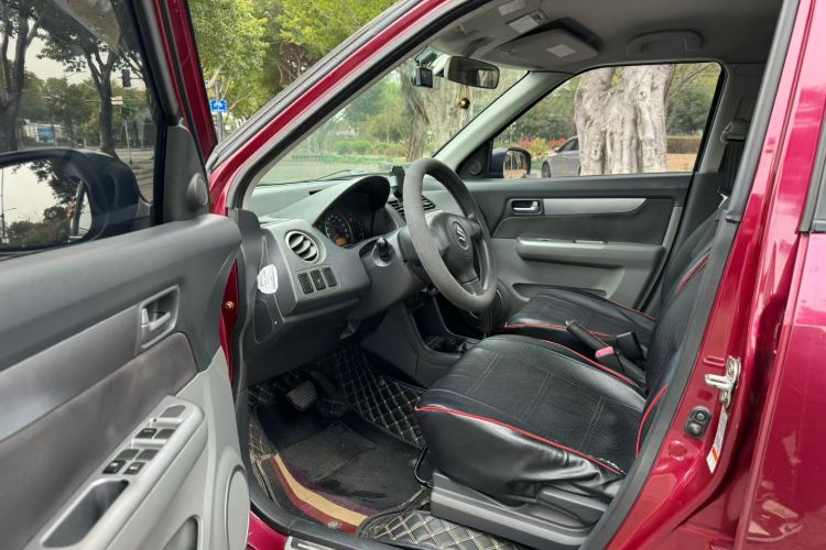Suzuki Swift 2016 car image #10