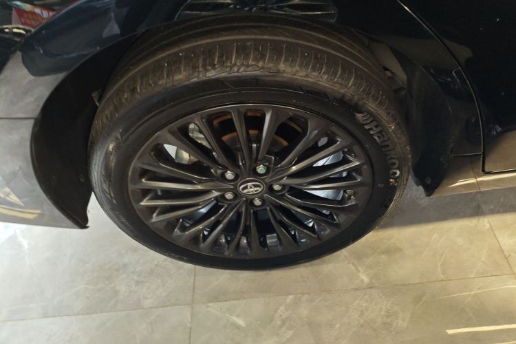 Toyota Avalon 2023 car image #10