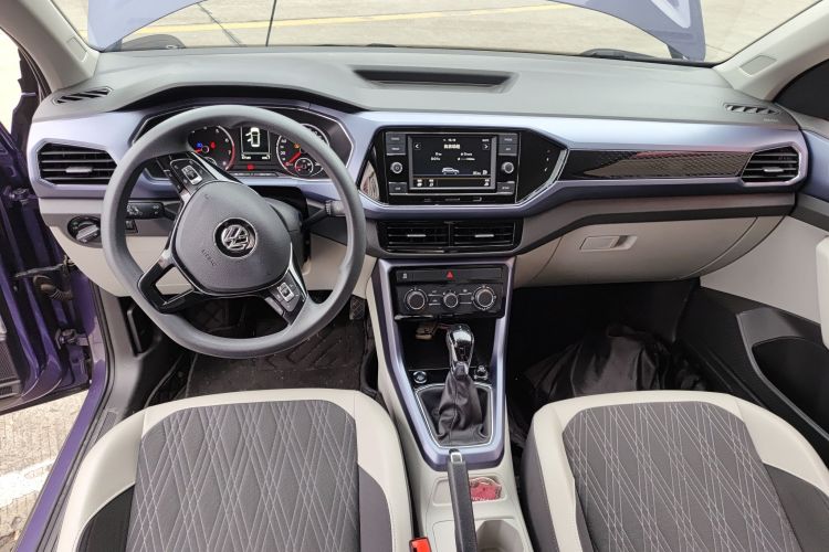 Volkswagen T-Cross 2020 car image #10