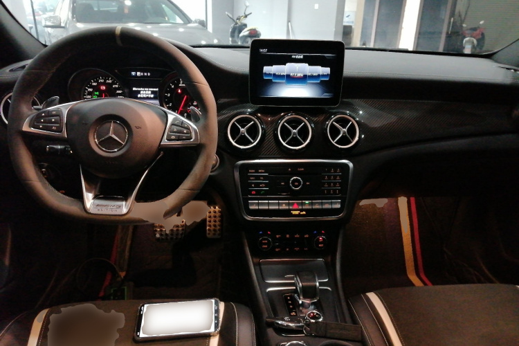 Mercedes-Benz GLA AMG 2018 car image #10