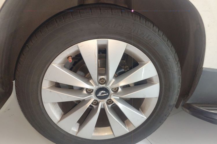 VS5 2019 car image #10