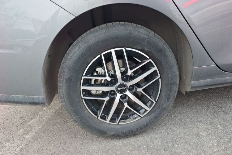 BYD Seal 05 DM-i 2025 #10 BYD Seal 05 DM-i 2025 immagine di auto #10