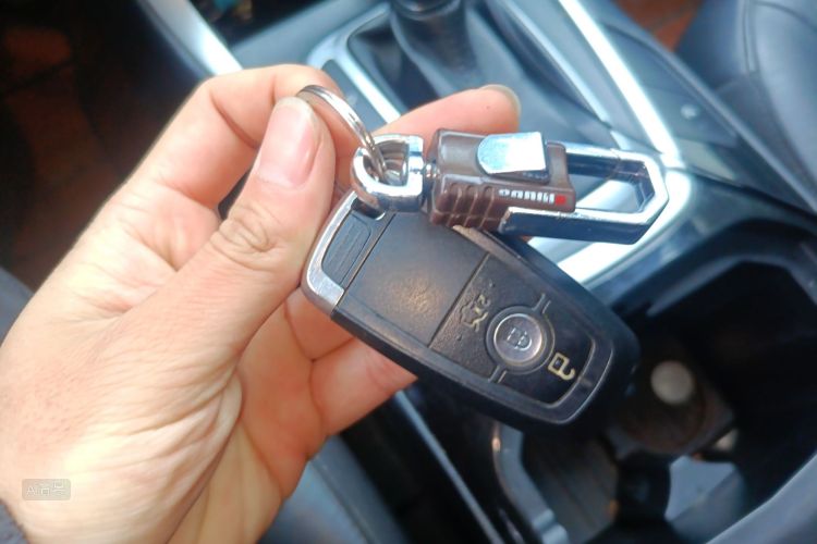 Ford Edge 2018 immagine di auto #10