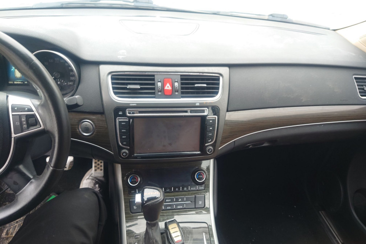 Haval H8 2015 изображение автомобиля #10