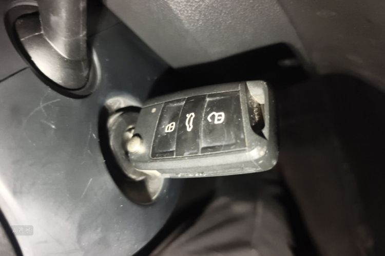 Skoda Octavia 2017 car image #10