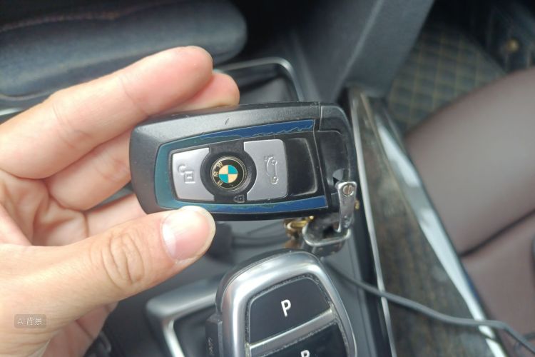 BMW 3 Series 2018 car image #10